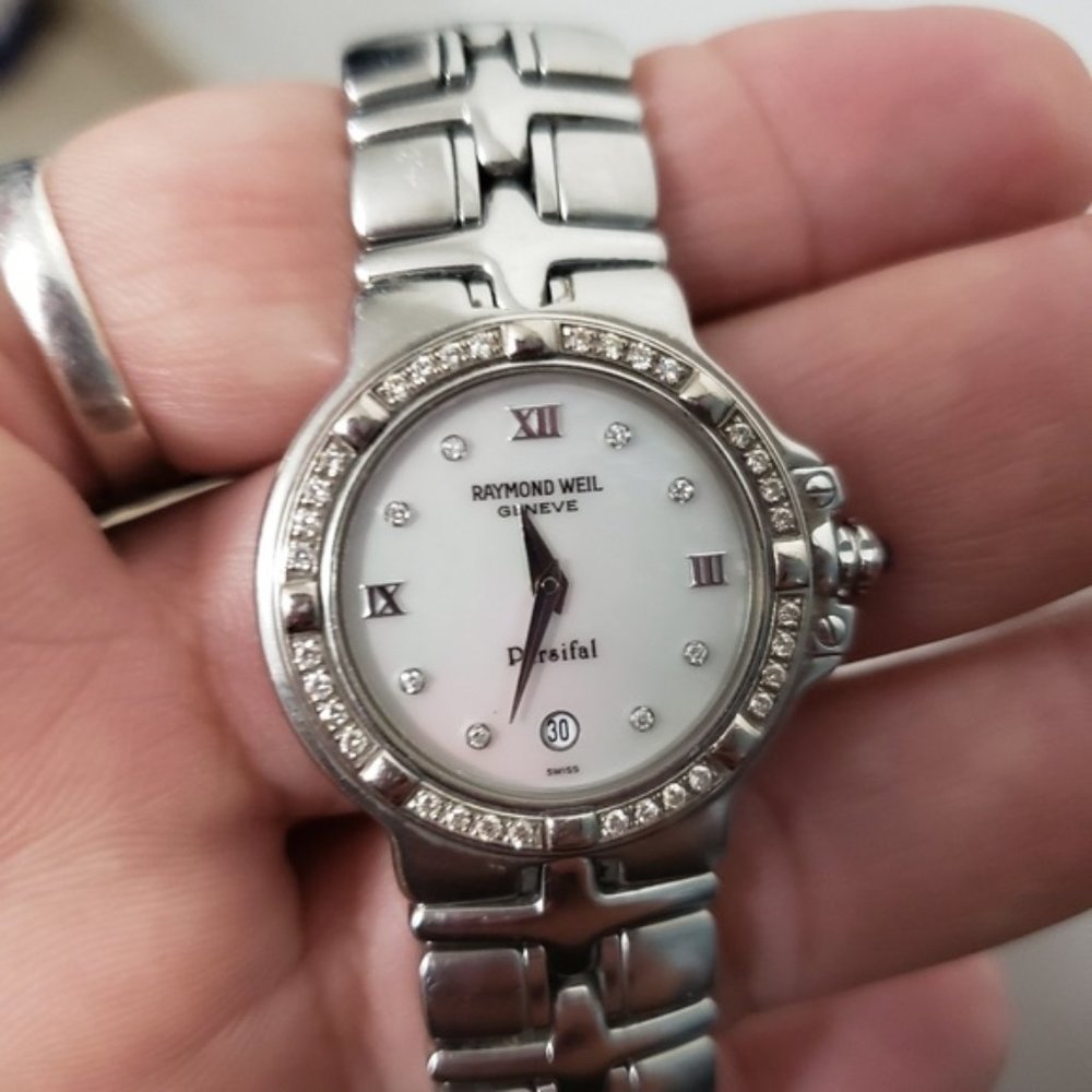 Watch Raymond Weil with diamonds